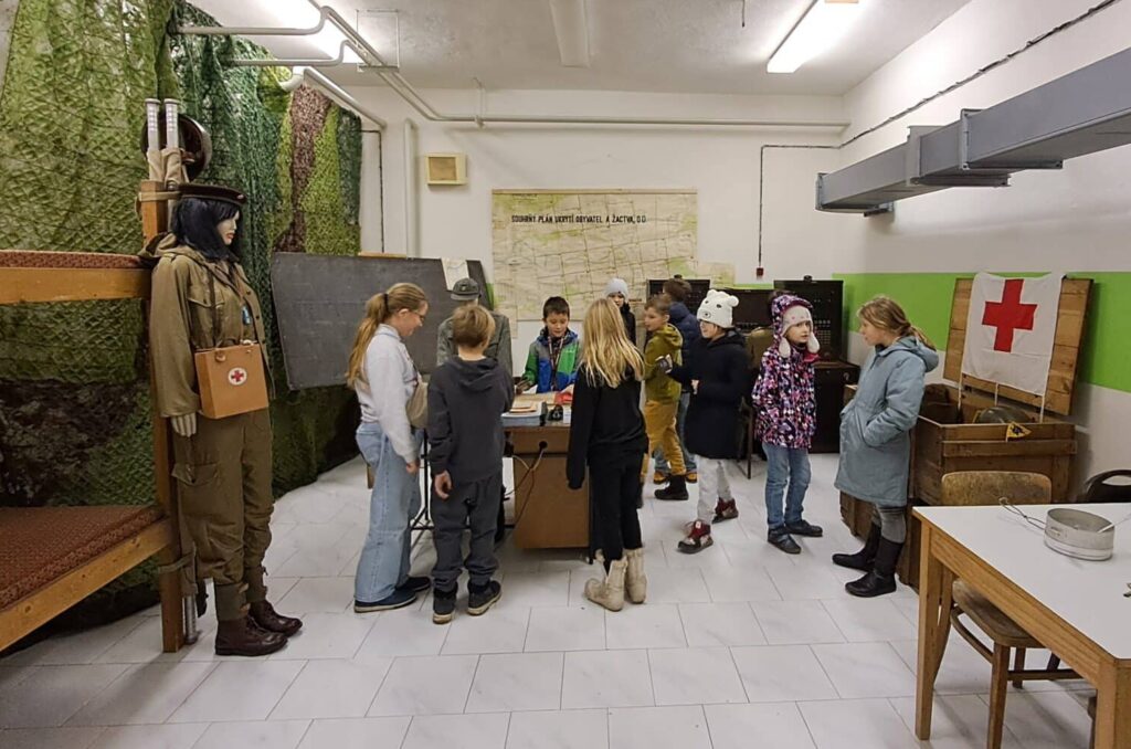 Exkurze 4.C do stálého krytu civilní ochrany na Dubině